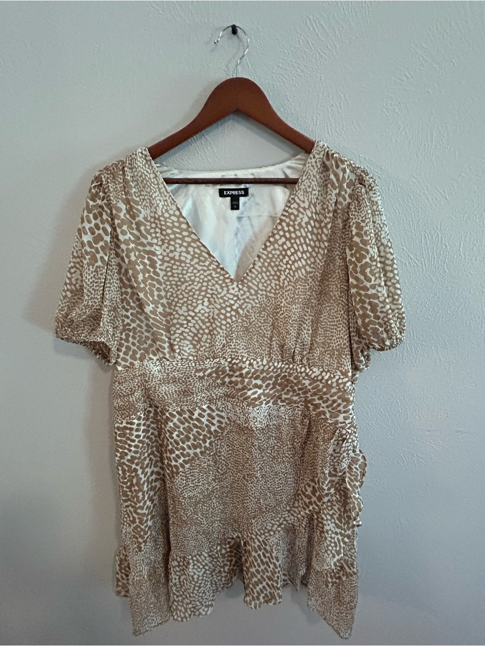 Express Beige Cream Animal-Print V-Neck Mini Dress